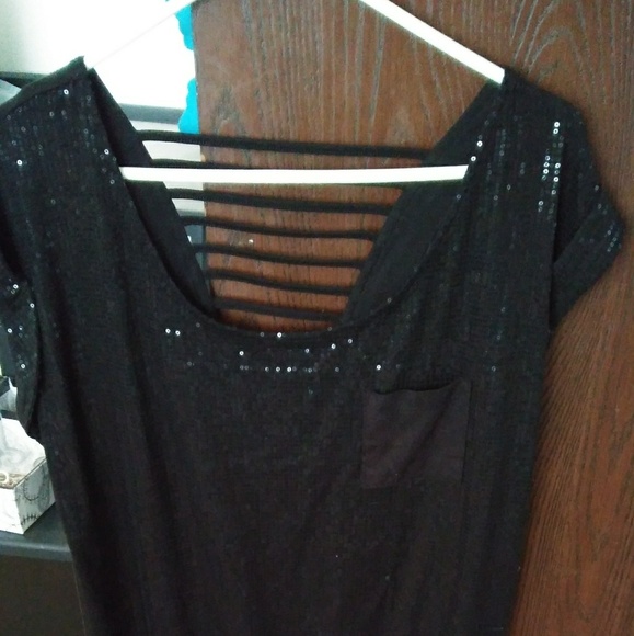 Top - Picture 2 of 2